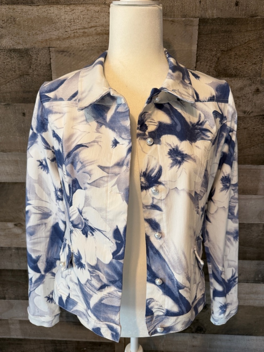 Artex Fashions Blue and white floral jacket Size S/P
